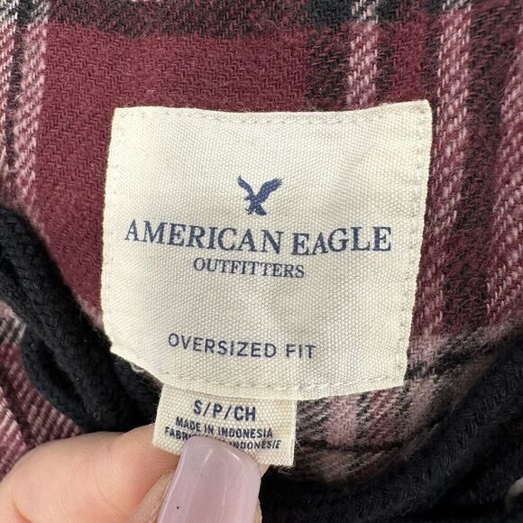 American Eagle Flannel Top Distressed Red Oversized Fit Lace Up V Neck Size S - Picture 8 of 8